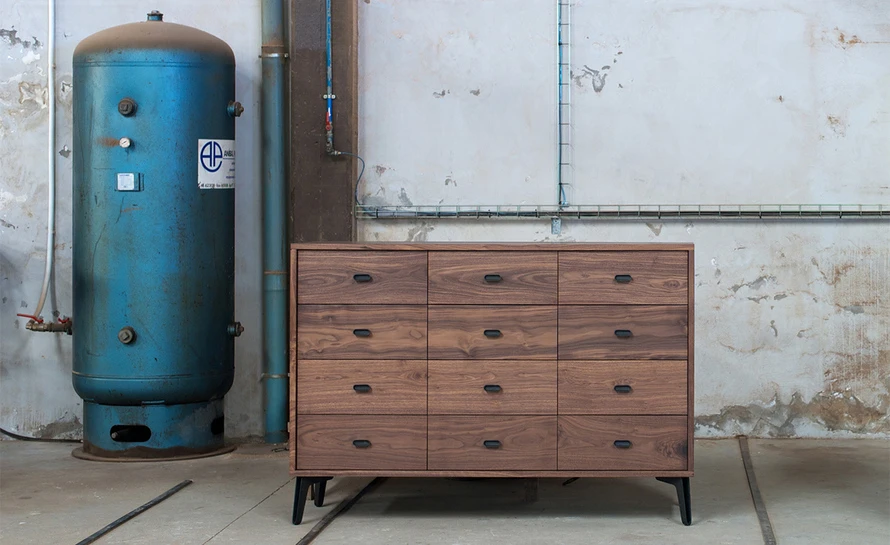 Mcqueen Large Chest 368 - Image 2