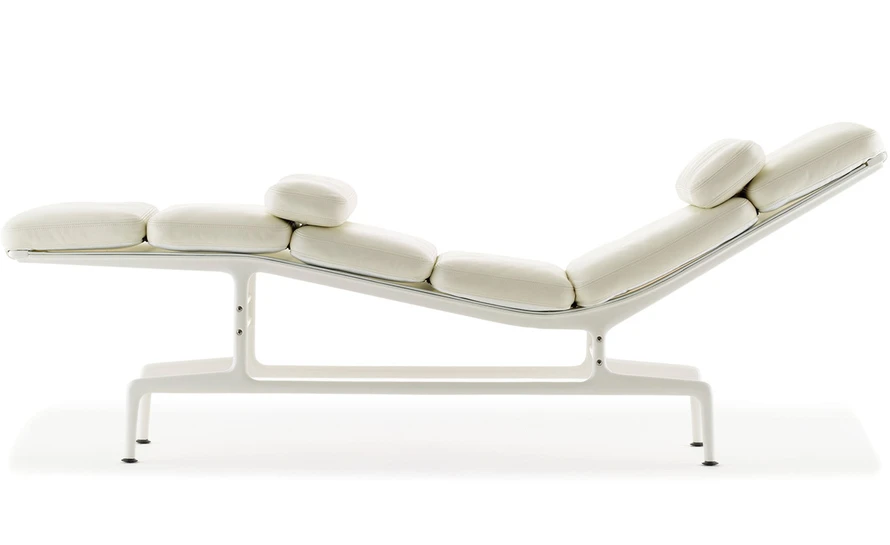 EamesĀ® Chaise