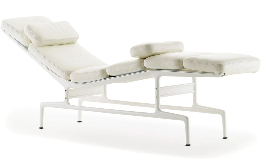 EamesĀ® Chaise - Image 2