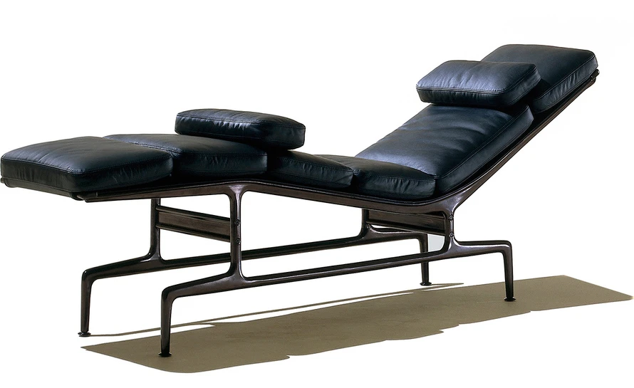 EamesĀ® Chaise - Image 4