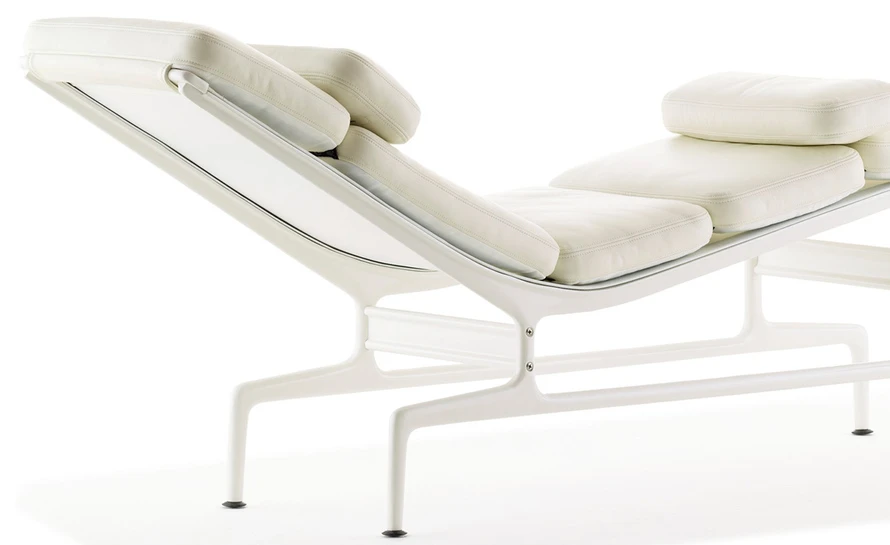 EamesĀ® Chaise - Image 5