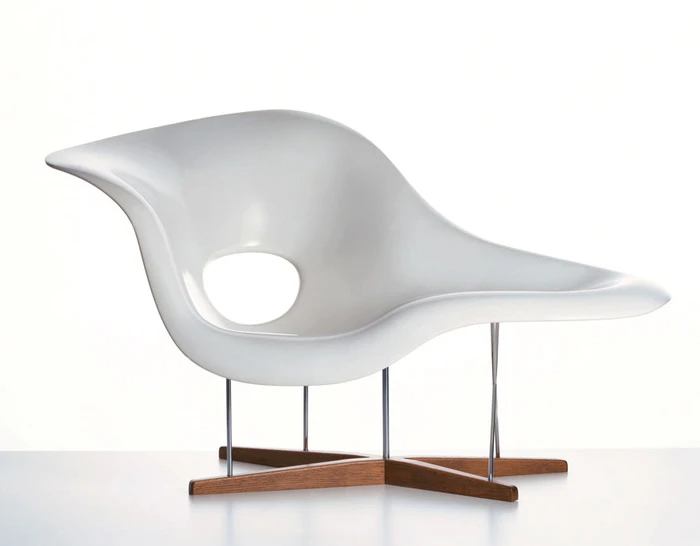 Vitra Eames La Chaise - Image 4