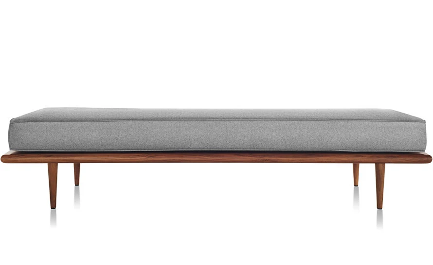 Nelson Daybed With Wood Taper Legs